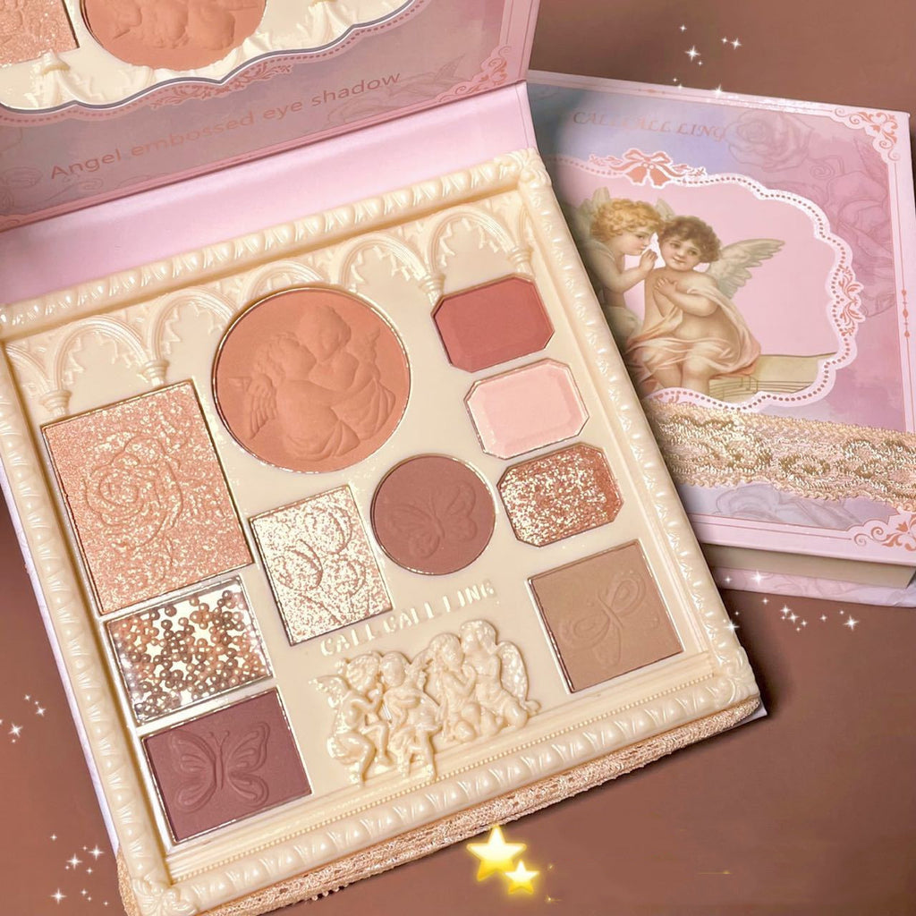 😇 Embossed Angel Palette — Blush, Highlight & Eyeshadow in One ✨