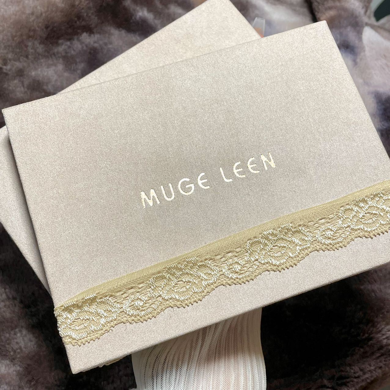 🌸12 Colors Lace Pearly Eyeshadow Palette✨