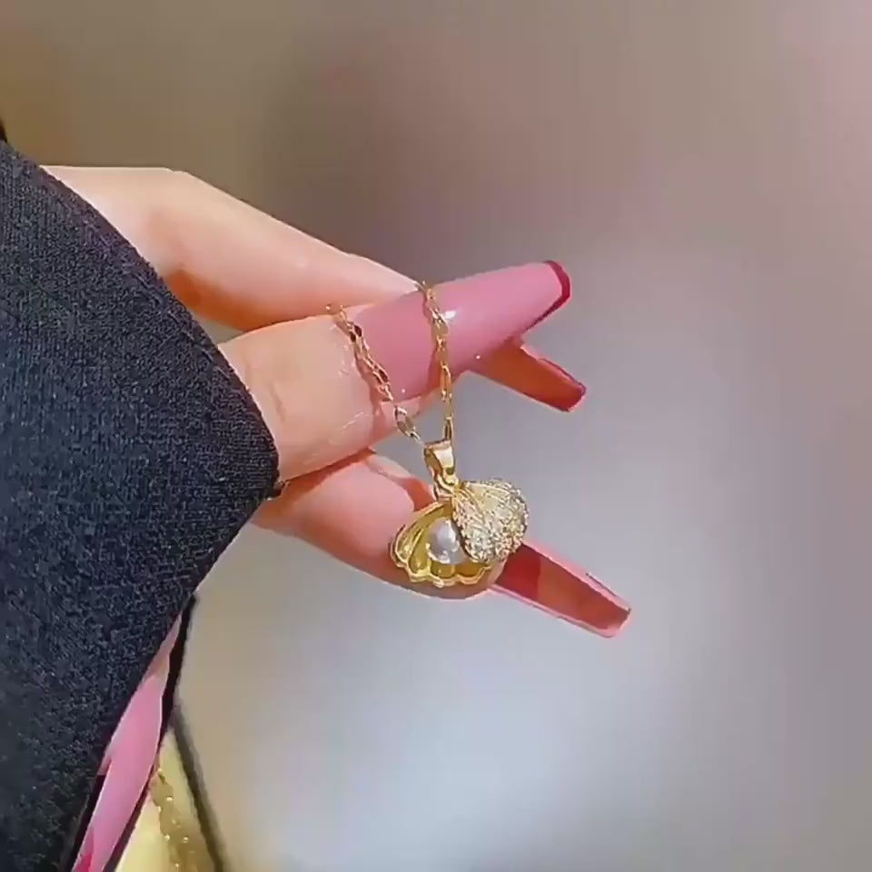 🤍🐚 Shell Pearl Necklace with Rhinestones – Elegant Glow Jewelry 🐚🤍