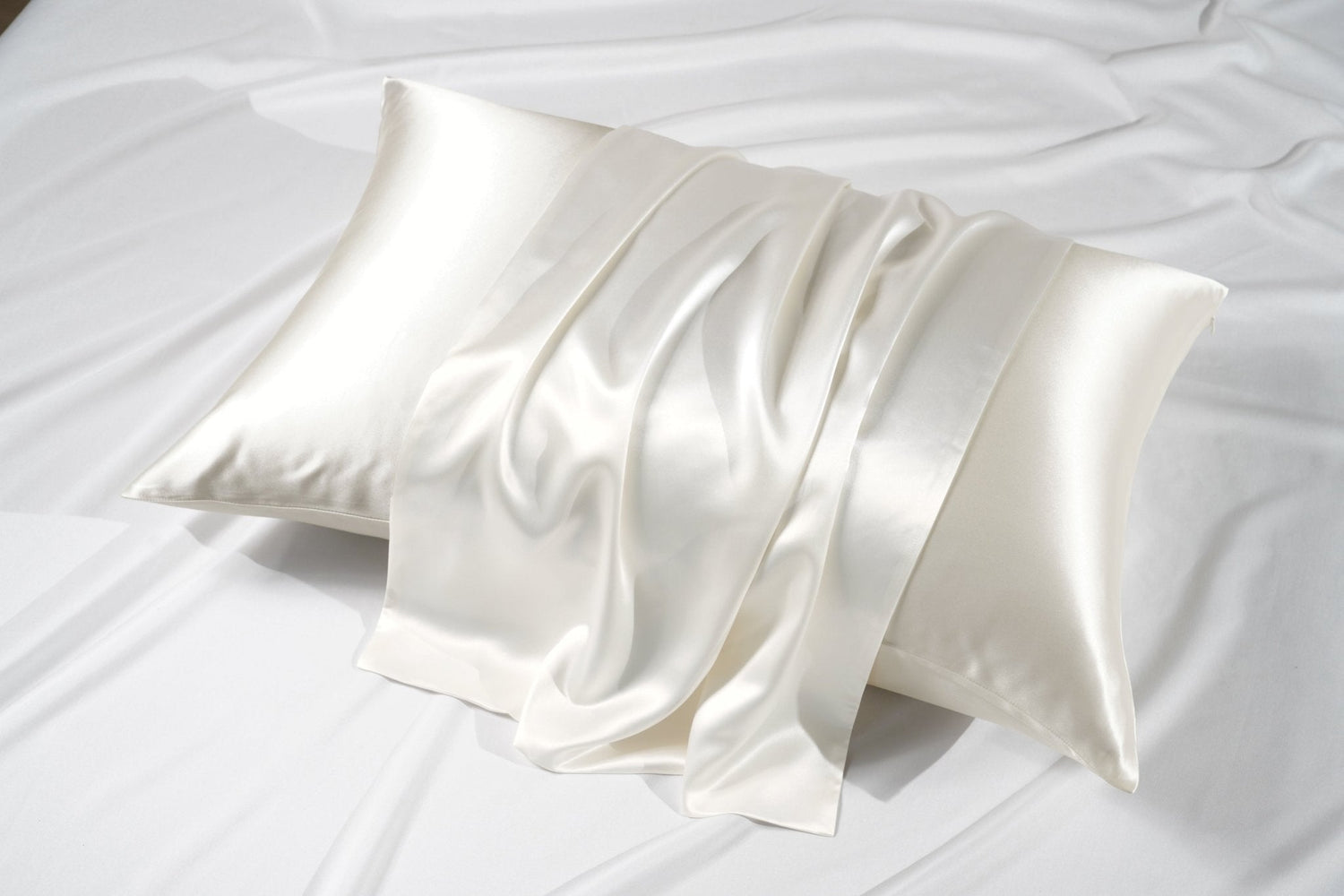 Satin Glow Pillowcase — smoother hair, softer skin 🌙✨