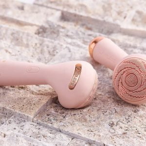 ✨ Electric Silicone Facial Cleaner 🌊